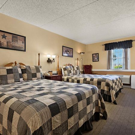 Country Living Inn Smoketown  Buitenkant foto