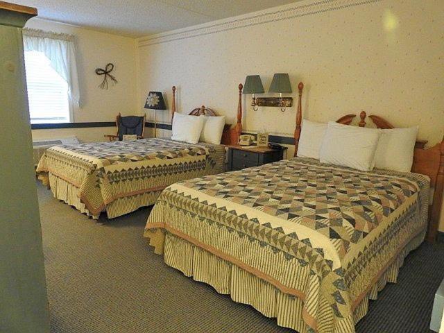 Country Living Inn Smoketown  Buitenkant foto