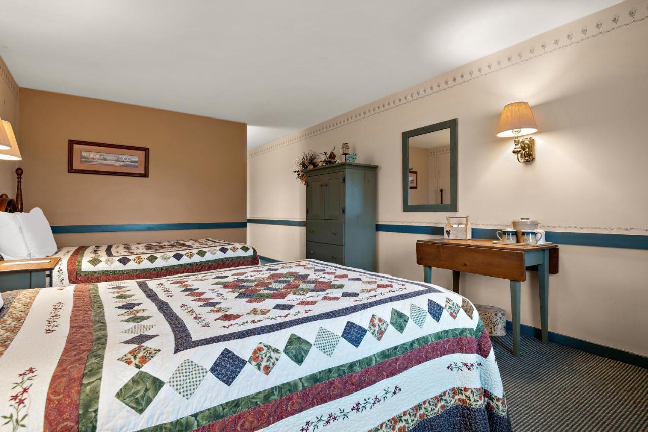 Country Living Inn Smoketown  Buitenkant foto