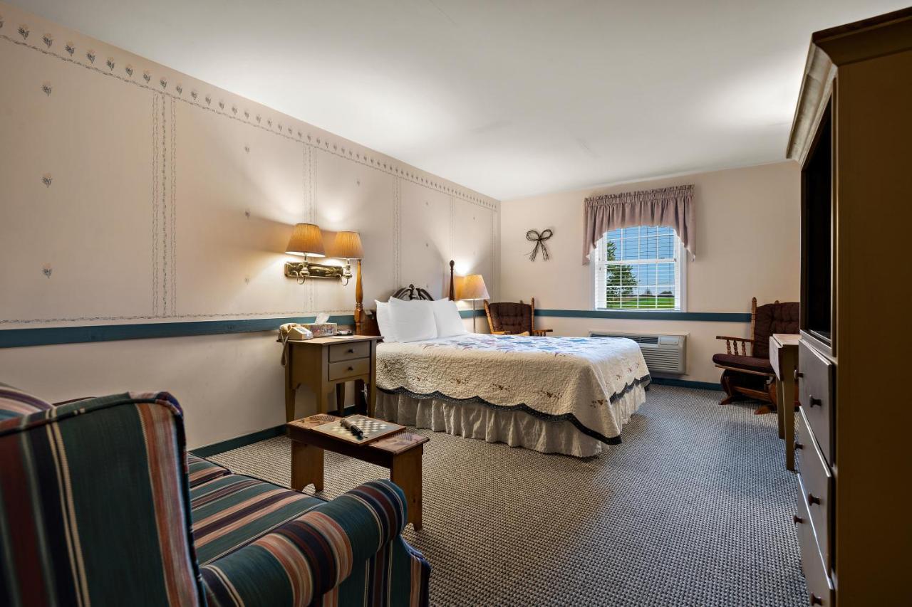 Country Living Inn Smoketown  Buitenkant foto