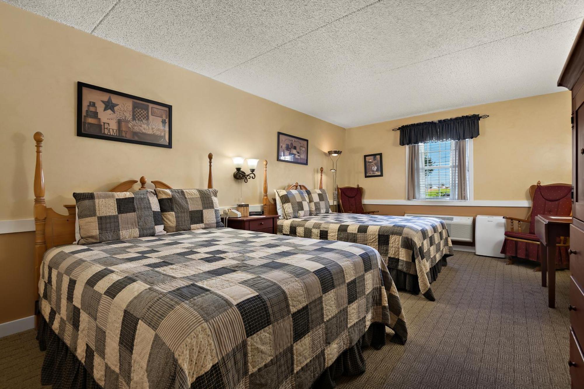 Country Living Inn Smoketown  Buitenkant foto