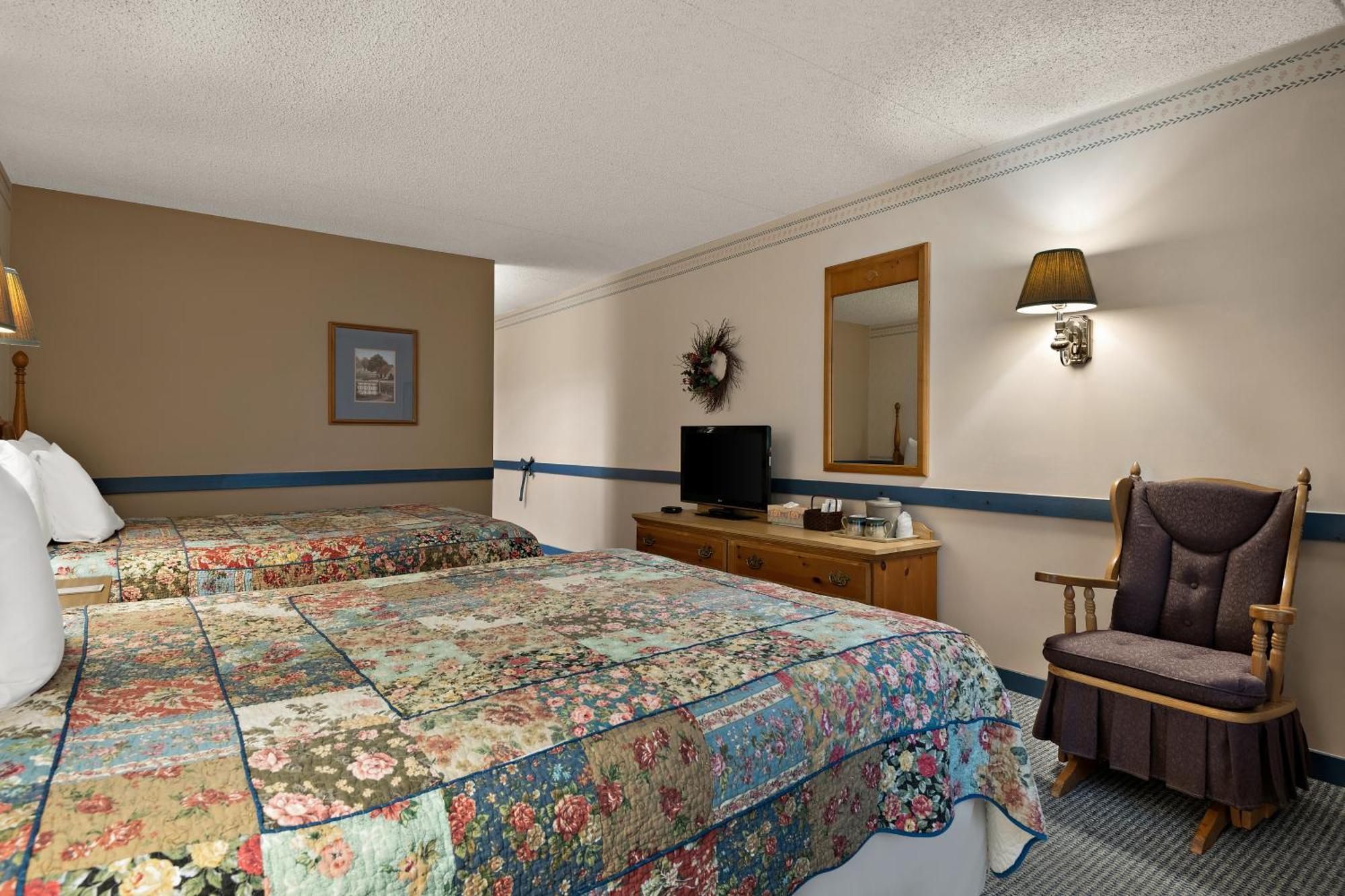 Country Living Inn Smoketown  Buitenkant foto